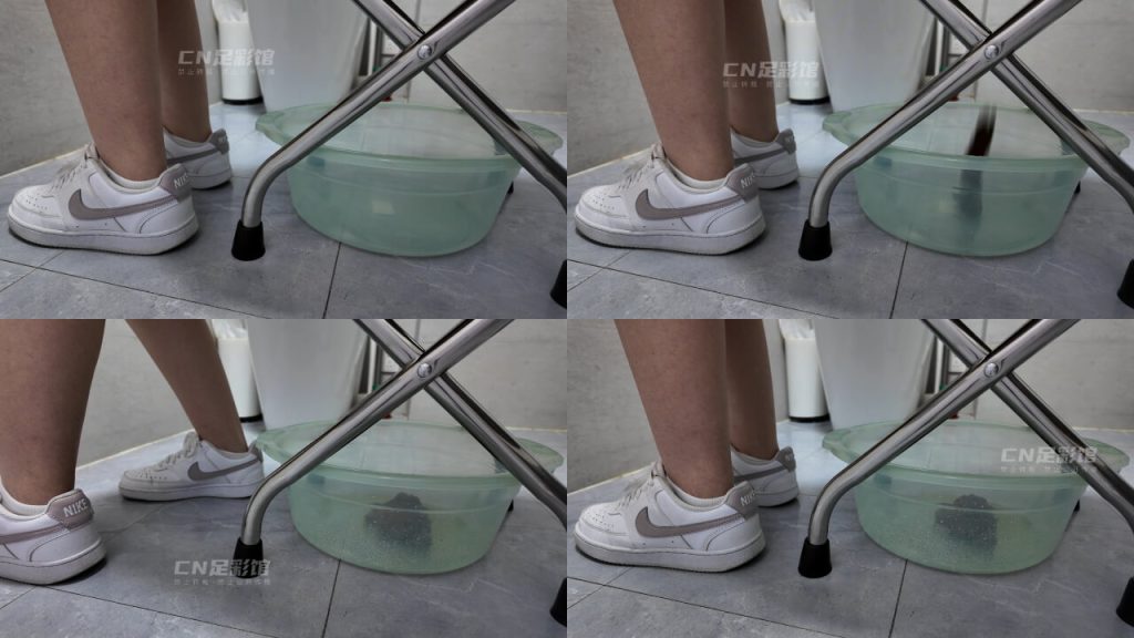 精神小妹 - 强迫完食晨便 - 厕奴调教