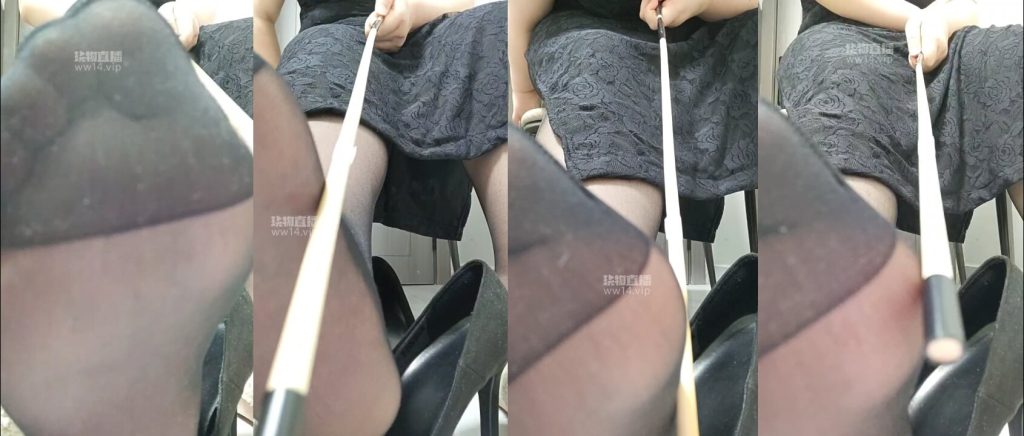 臭脚亲妈 - 贱狗进来听辱母 | 第一视角