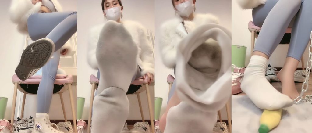 小劳拉 - 健身爆臭棉袜 | 脚奴调教